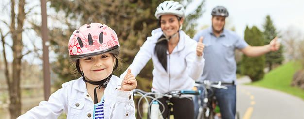 familia en bicicleta