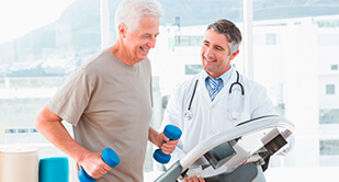 Cómo empezar una rutina de ejercicios para una persona mayor