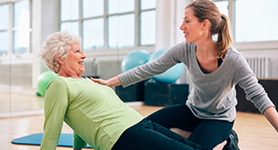 Cómo empezar una rutina de ejercicios para una persona mayor