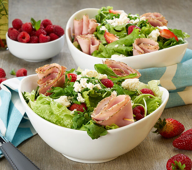 Ensalada de jamón y frutos rojos