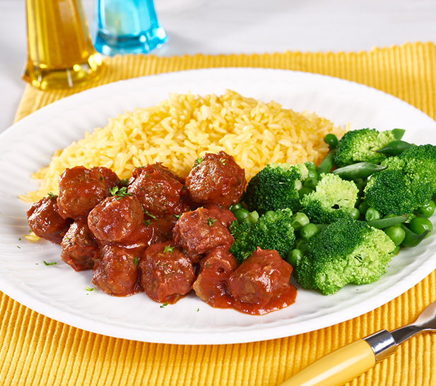 Bolitas  con ensalada verde