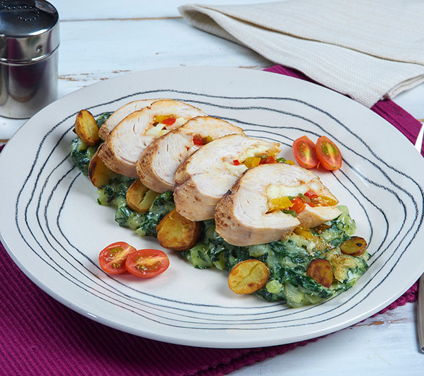 Pollo relleno acompañado de acelga a la crema 