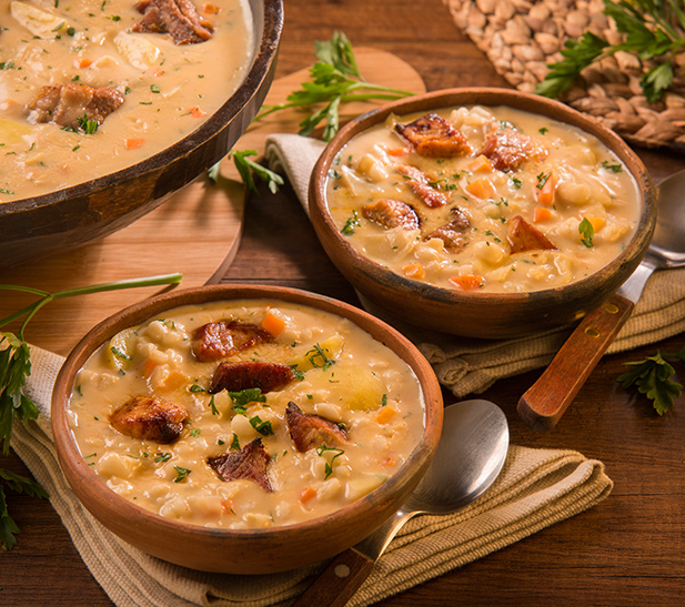 Sopa de morocho con costilla de cerdo