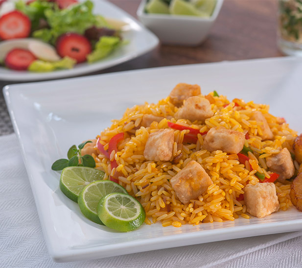 Arroz con coco y pescado