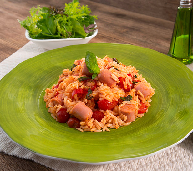 Arroz al tomate y salchichas