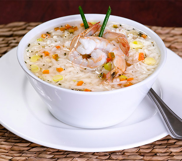 Sopa de arroz con camarón