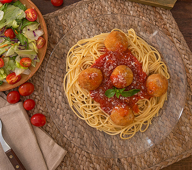 Albóndigas de pollo con Spaghetti de palmito